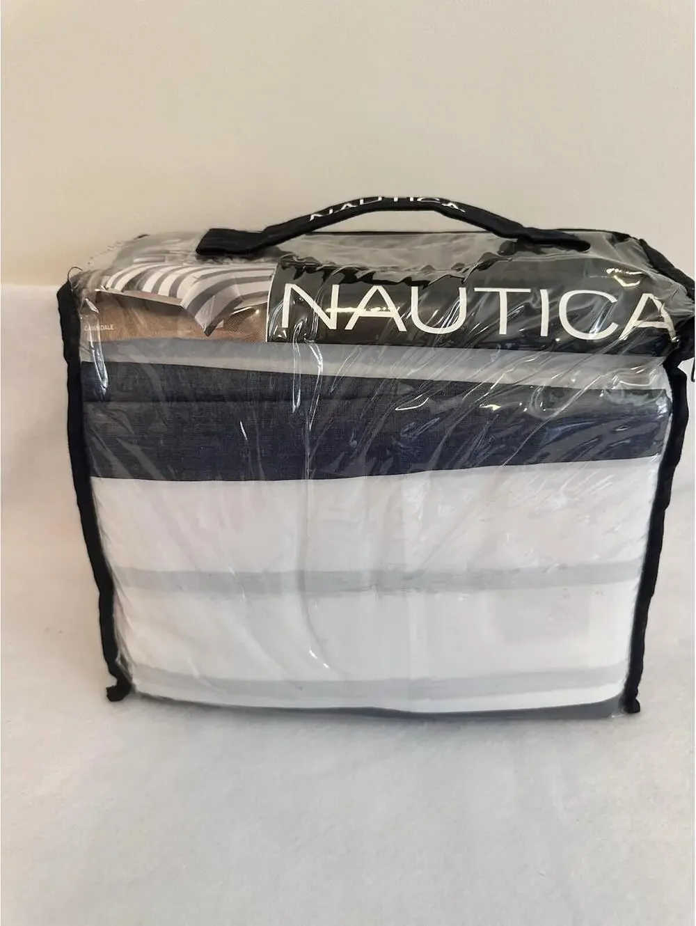 New - Nautica Lawndale Navy & White Duvet Cover Set - King